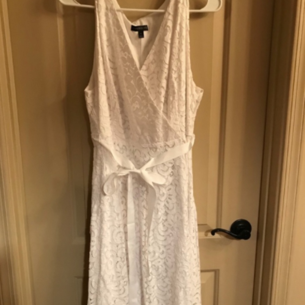 White lace V neck Lane Bryant dress plus size 16
